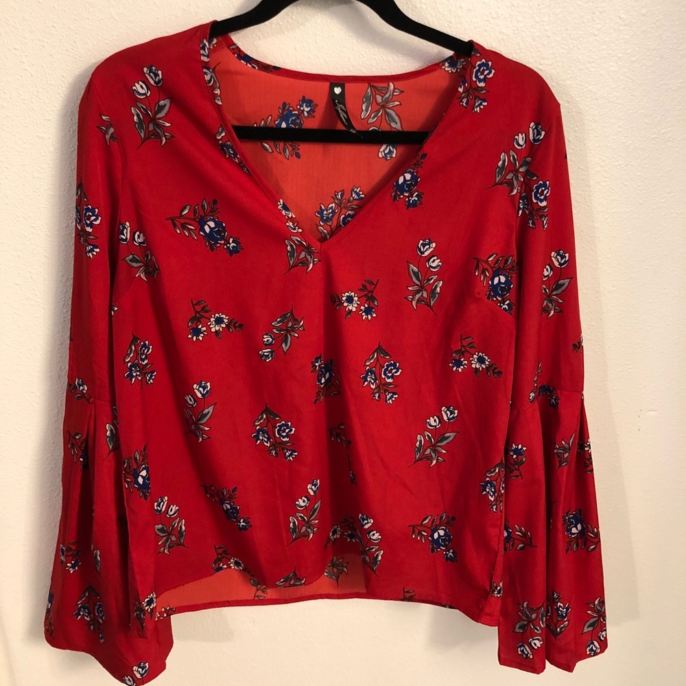 🌹 ✨ Red Floral Blouse ✨ 🌹